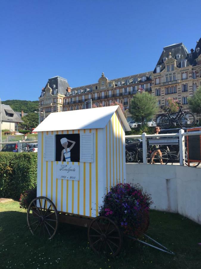 Proche De La Mer 2 Adultes Et 2 Enfants Appartamento Houlgate Esterno foto